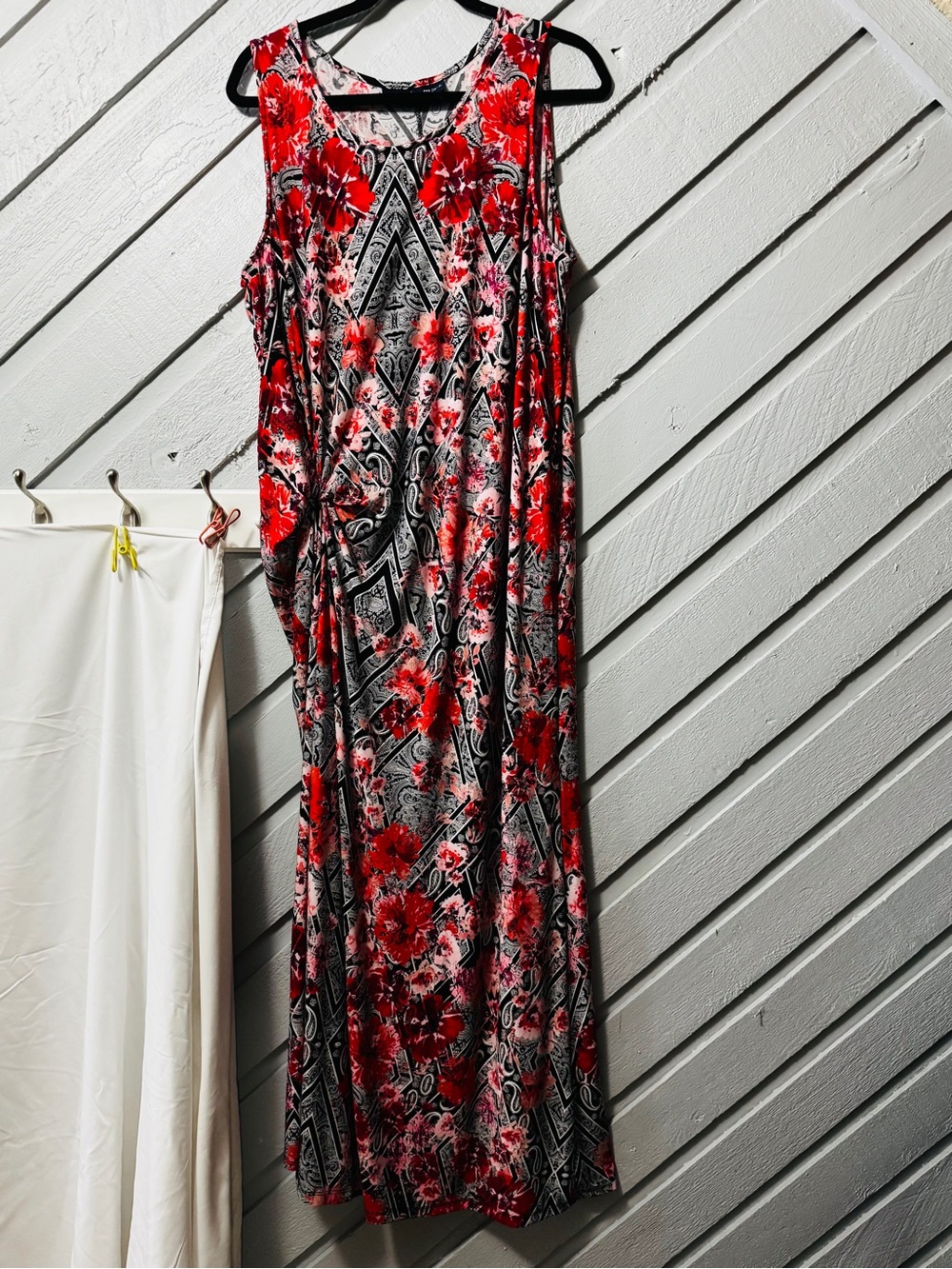 Sleeveless Red Floral Maxi Dress ladies L XL 18/20 stretch fabric flowy resort